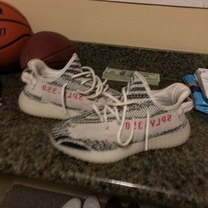 Yeezy boost 350 zebra